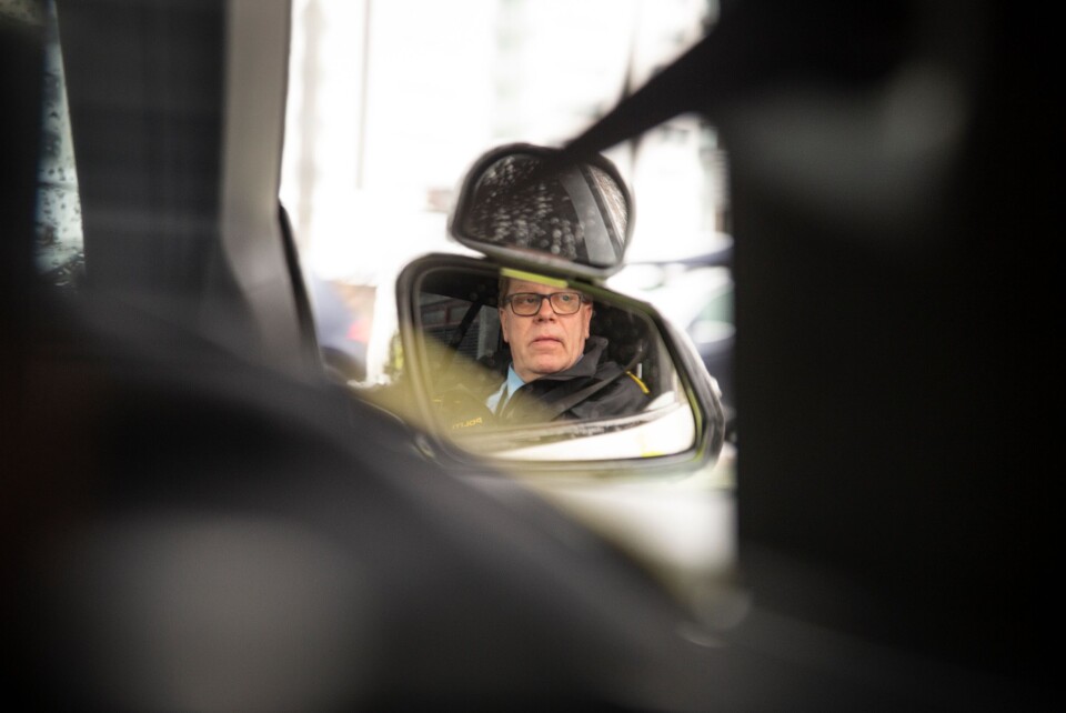 ÅRVÅKEN: Når studentene kjører utrykning i høy hastighet må instruktøren følge med, og helst mentalt ligge noen gatekryss i forkant. Rynning har aldri hatt en ulykke.
