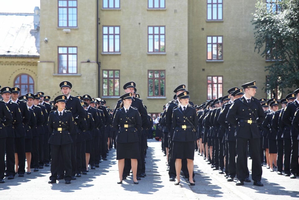 Bildet er tatt i en annen sammenheng, under avslutningsseremonien for bachelorstudentene ved Politihøgskolen i Oslo i 2019.
