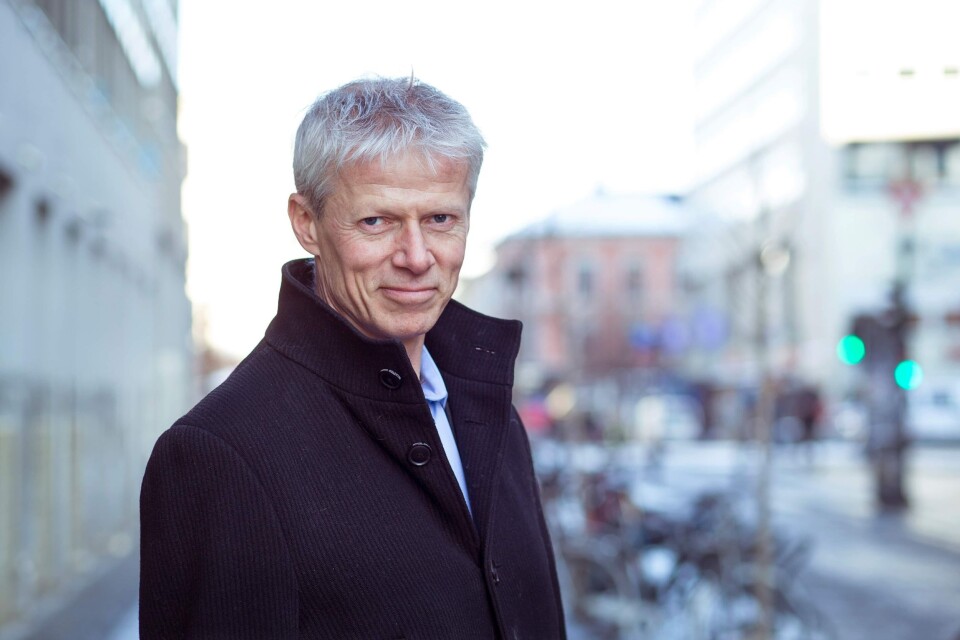 Skattedirektør Hans Christian Holte, mener økonomisaker lett kan tape både oppmerksomhet og ressurser når det er behov for umiddelbare reaksjoner i andre saker - særlig de som berører liv, helse og alvorlige overgrep.