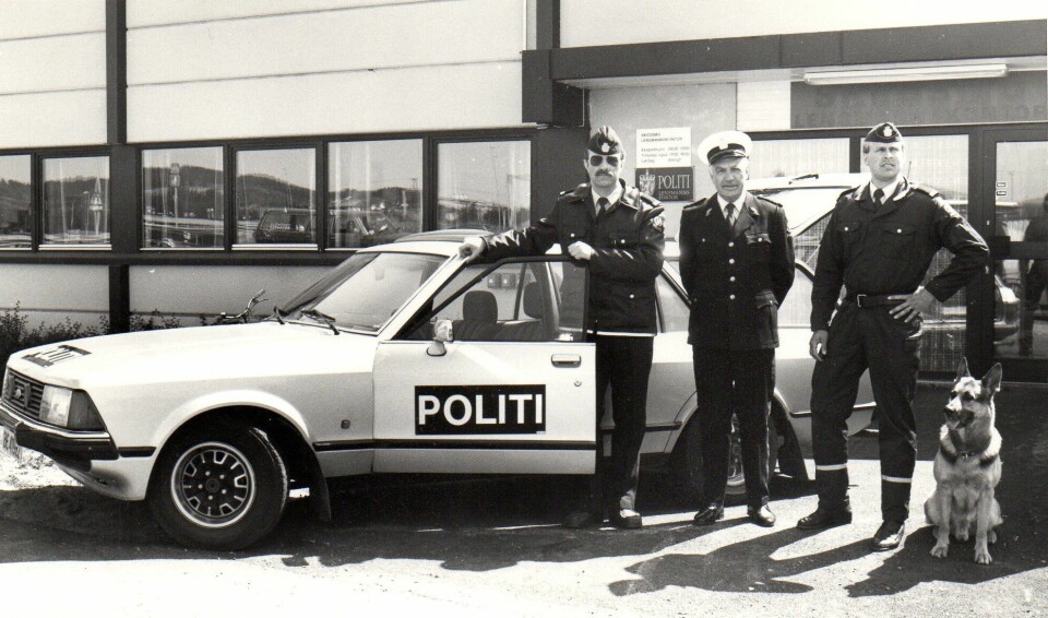 UTVIKLING: På 1990-tallet begynte lensmannen og lensmannsbetjentene å ligne stadig mer på politiet. Her representert ved lensmann Rolf Vik i Skedsmo (i midten), flankert av betjentene Åsmund Nilsen (til venstre) og Roy Riksvold. Bildet ble tatt i 1990, fire år før det administrative ansvaret forlensmannsetaten ble overført fra fylkesmannen til politimesteren.