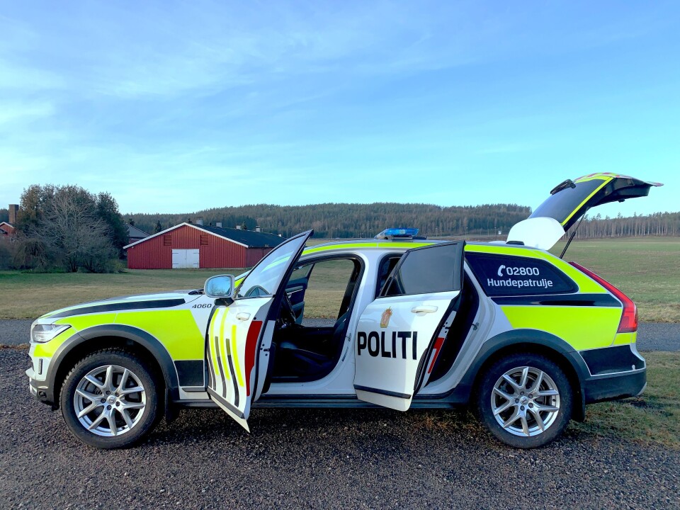 HUNDEPATRULJE: Volvo V90CC har vært i bruk som hundebil i politiet i flere år. Slik ser den ut - og slik vil sannsynligvis også patruljebilen av samme merke se ut når de er klar til leveranse i 2021. HUNDEPATRULJE: Volvo V90CC har vært i bruk som hundebil i politiet i flere år. Slik ser den ut - og slik vil sannsynligvis også patruljebilen av samme merke se ut når de er klar til leveranse i 2021.