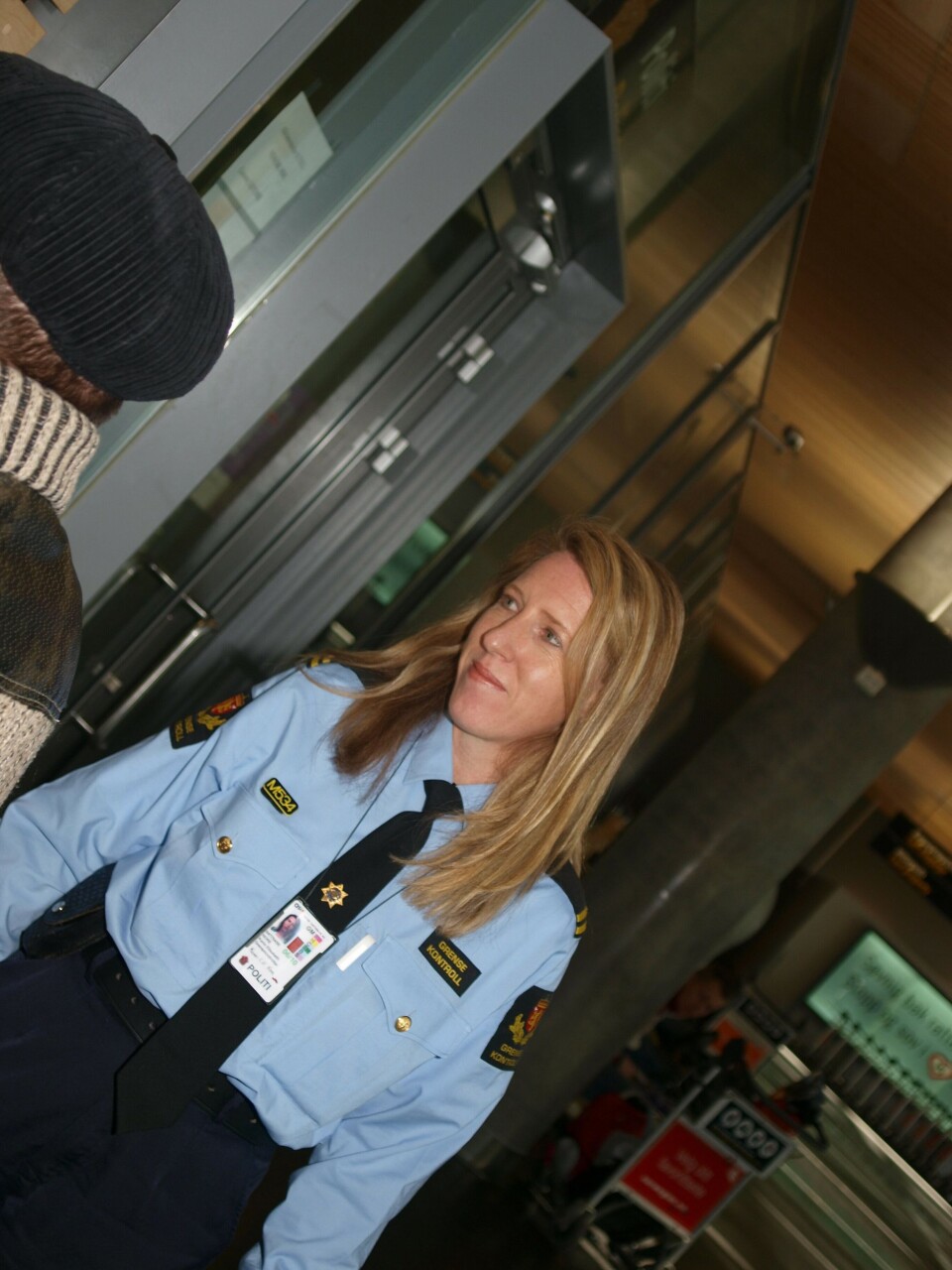 JOBBET I AMERIKANSK POLITI: Karin Nore jobbet som sivilt ansatt grensekontrollør på Gardermoen, da hun kom tilbake fra USA.