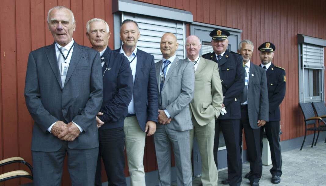 DELTA-TOPPENE: Da Beredskapstroppen fylte 40 år, stilte de tidligere sjefene opp. Her i den rekkefølgen de har vært sjefer: Torleiv Vika, Jørgen Flood, Gunnar Tveit, Jon Birger Berntsen, Bjørn Jensseter, Johan Fredriksen, Anders Snortheimsmoen og Helge Mehus, som den gang ledet Delta. DELTA-TOPPENE: Da Beredskapstroppen fylte 40 år, stilte de tidligere sjefene opp. Her i den rekkefølgen de har vært sjefer: Torleiv Vika, Jørgen Flood, Gunnar Tveit, Jon Birger Berntsen, Bjørn Jensseter, Johan Fredriksen, Anders Snortheimsmoen og Helge Mehus, som den gang ledet Delta.