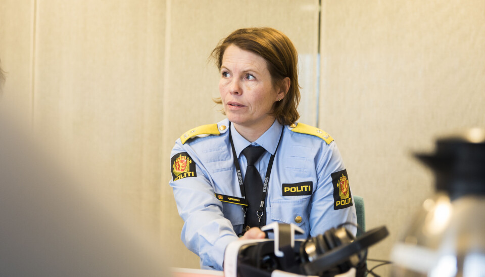 Fostervold mener politifolk er gode til å ta vare på hverandre, og forteller at den kollegiale støtten, etter at hun ble forsøkt drept under et oppdrag, var veldig god.