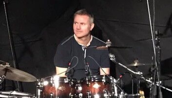 TAKTFAST: Privat er Hagen trommeslager i et band. TAKTFAST: Privat er Hagen trommeslager i et band.