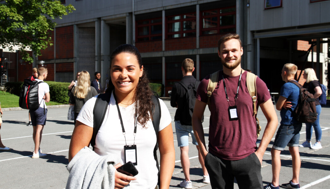 GLEDER SEG: Mathilde Skarstein (21) og Steinar Stuhaug (23) er blant årets nye politistudenter på Politihøgskolen. GLEDER SEG: Mathilde Skarstein (21) og Steinar Stuhaug (23) er blant årets nye politistudenter på Politihøgskolen.