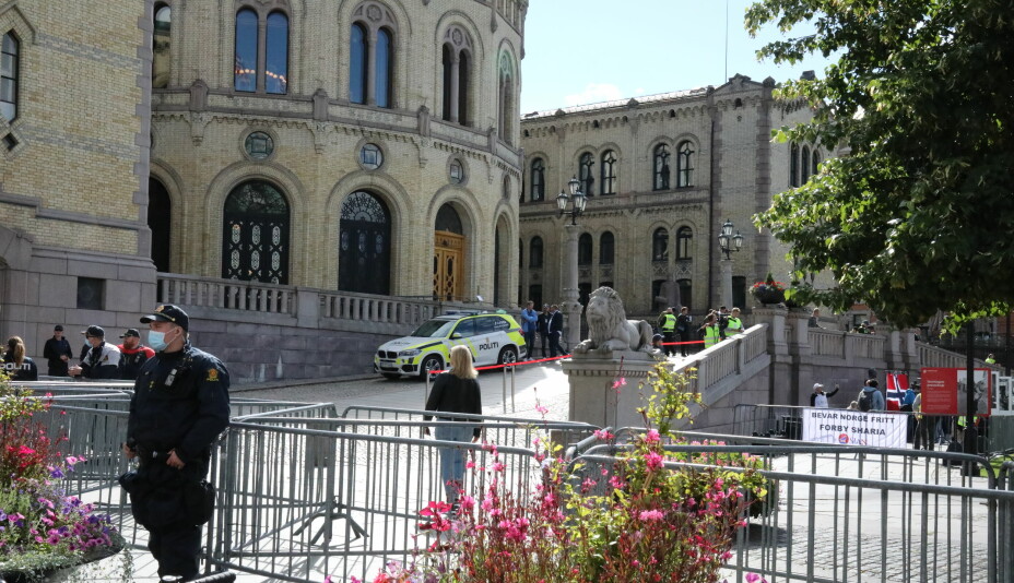 GAMLE GJERDER: Under lørdagens Sian-markering gikk Oslo politiet for gamle gjerder.