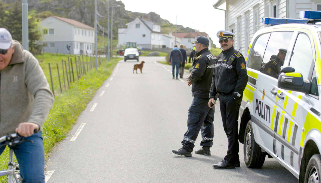 Forventningene til hva politirollen er stemmer ikke lenger overens med den styringen politiet er utsatt for, mener flere. - Politimeldingen sier at prinsippene skal få nytt innhold. Da er de ikke prinsipper lenger, sier PHS-forsker Birgitte Ellefsen. Forventningene til hva politirollen er stemmer ikke lenger overens med den styringen politiet er utsatt for, mener flere. - Politimeldingen sier at prinsippene skal få nytt innhold. Da er de ikke prinsipper lenger, sier PHS-forsker Birgitte Ellefsen.