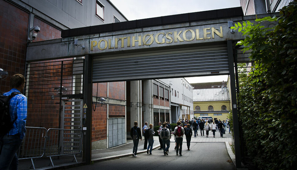 Studentene ved Politihøgskolen i Oslo har hatt mer hjemmeundervisning enn studenter ved andre studiesteder, på grunn av økt smitte i Oslo.