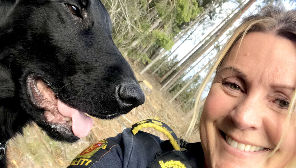 PENGEJEGER: Tara (6 mnd) skal trenes opp til å bli politiets første valutahund. Erfaringen fra opptreningen skal legge grunnlaget for en planlagt valutahund-utdanning på Politihøgskolen, sier fagleder Ingrid Eidstumo. PENGEJEGER: Tara (6 mnd) skal trenes opp til å bli politiets første valutahund. Erfaringen fra opptreningen skal legge grunnlaget for en planlagt valutahund-utdanning på Politihøgskolen, sier fagleder Ingrid Eidstumo.