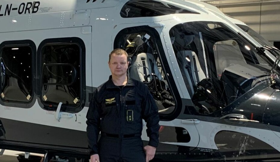 Sammen med makkeren var Steve Gulbrandsen, politioverbetjent og pilot i politiets helikoptertjeneste, det første helikoptercrewet som kom frem til rasområdet.