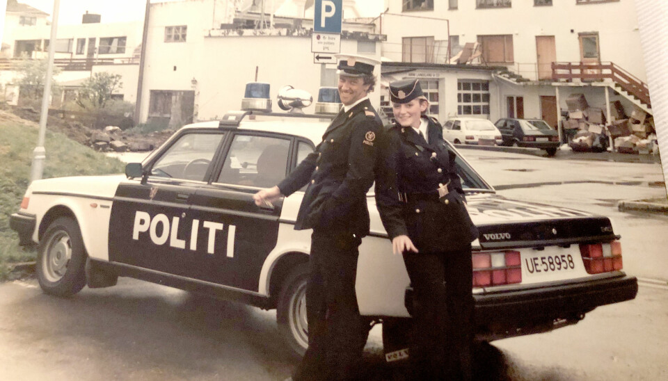 DEN GANG DA: For Inger-Lise Brøste har det aldri vært et annet alternativ enn å bli politikvinne. Her som politiaspirant hos Borgund og Sula lennsmannskontor i 1989, sammen med lensmannsbetjent Errol Nilsen.