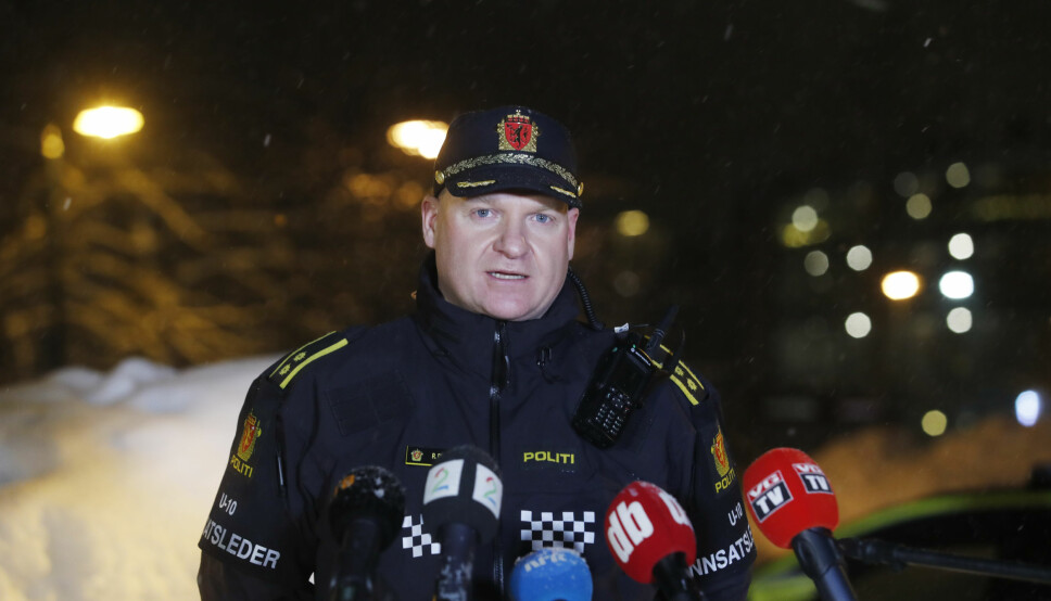 HÅNDTERTE MEDIA: Politiets innsatsleder Roger Pettersen orienterer pressen om status i kvikkleirskredet, som tok ti menneskeliv.