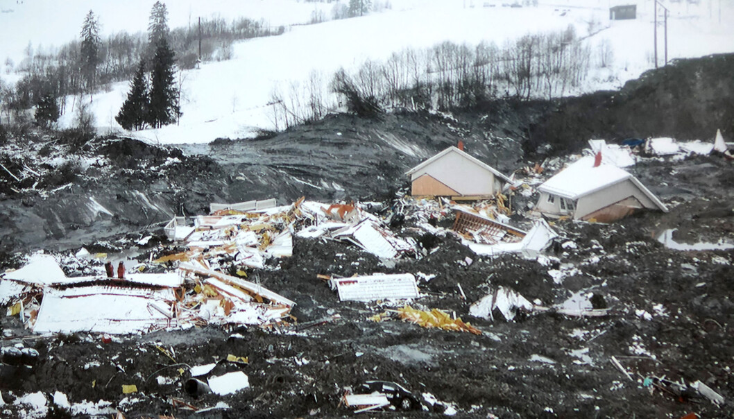 RUINER: Raset, som var 300 meter bredt og 700 meter langt, tok med seg 9 bygninger og 31 boenheter. RUINER: Raset, som var 300 meter bredt og 700 meter langt, tok med seg 9 bygninger og 31 boenheter.