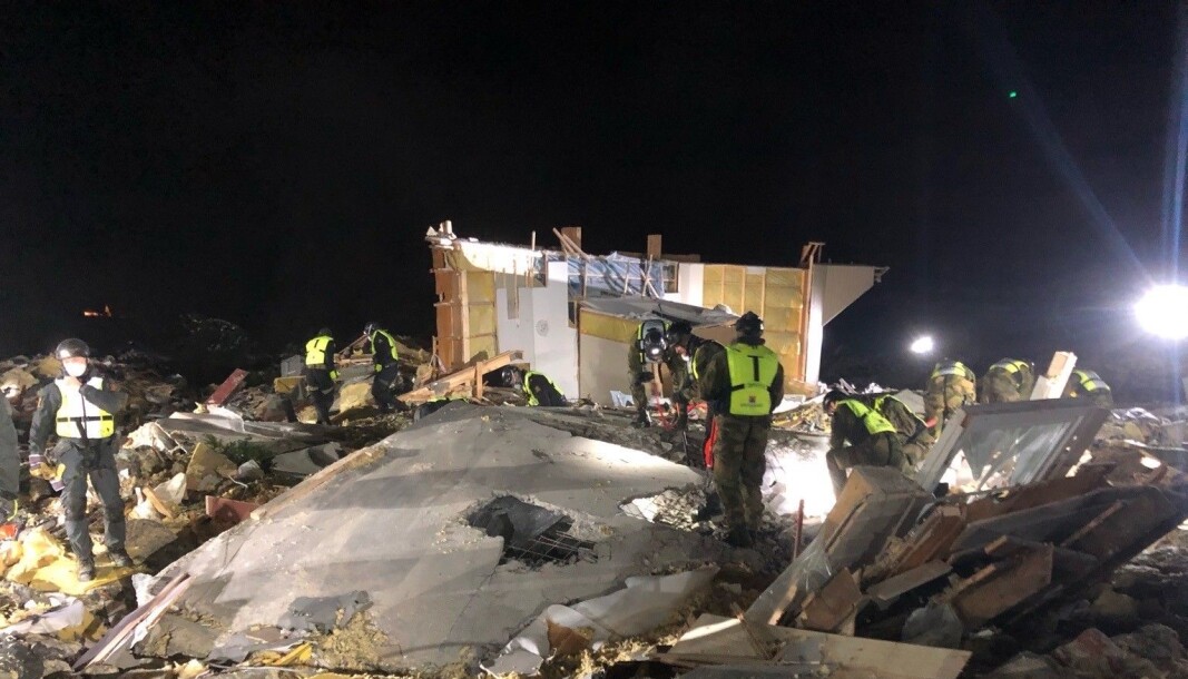 Mannskap fra Beredskapstroppen, USAR-mannskaper (Urban Search and Rescue) og Forsvaret under arbeidet i rasgropa, etter leirskredet i Gjerdrum. Mannskap fra Beredskapstroppen, USAR-mannskaper (Urban Search and Rescue) og Forsvaret under arbeidet i rasgropa, etter leirskredet i Gjerdrum.