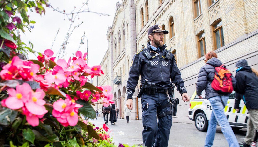 Etter min mening står det egentlig ganske dårlig til med norsk politi hvis man har behov for å benytte begrepet «politiets samfunnsoppdrag». For hvilke andre oppdrag eller funksjoner er det politiet har enn å tjene samfunnet? spør innleggsforfatteren. Etter min mening står det egentlig ganske dårlig til med norsk politi hvis man har behov for å benytte begrepet «politiets samfunnsoppdrag». For hvilke andre oppdrag eller funksjoner er det politiet har enn å tjene samfunnet? spør innleggsforfatteren.