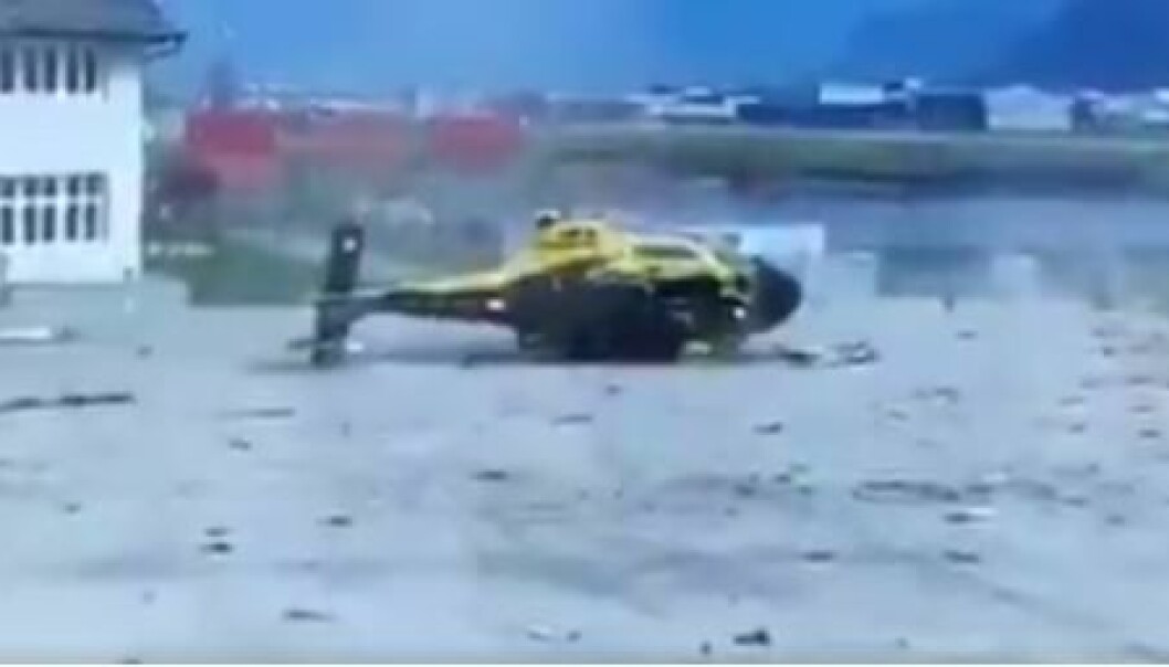 Bildet er en skjermdump fra videoen som viser helikopterhavariet.