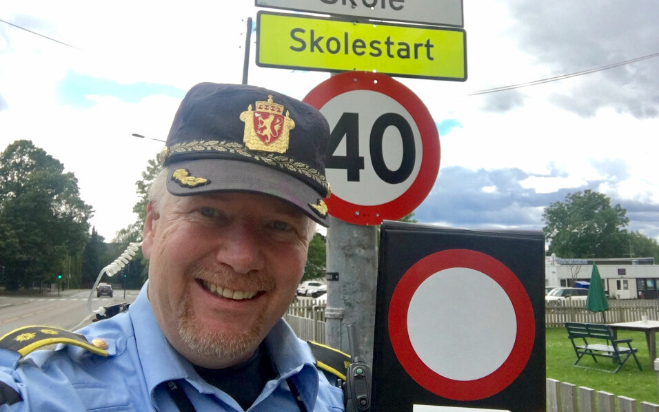 MIDT I TRAFIKKEN: Trafikktjeneste har stått Tonsjøs hjerte nært i mange år. Han har vært kjøreinstruktør på både bil og motorsykkel, og fagansvarlig for trafikk på Oslo-politiets Enhet øst.