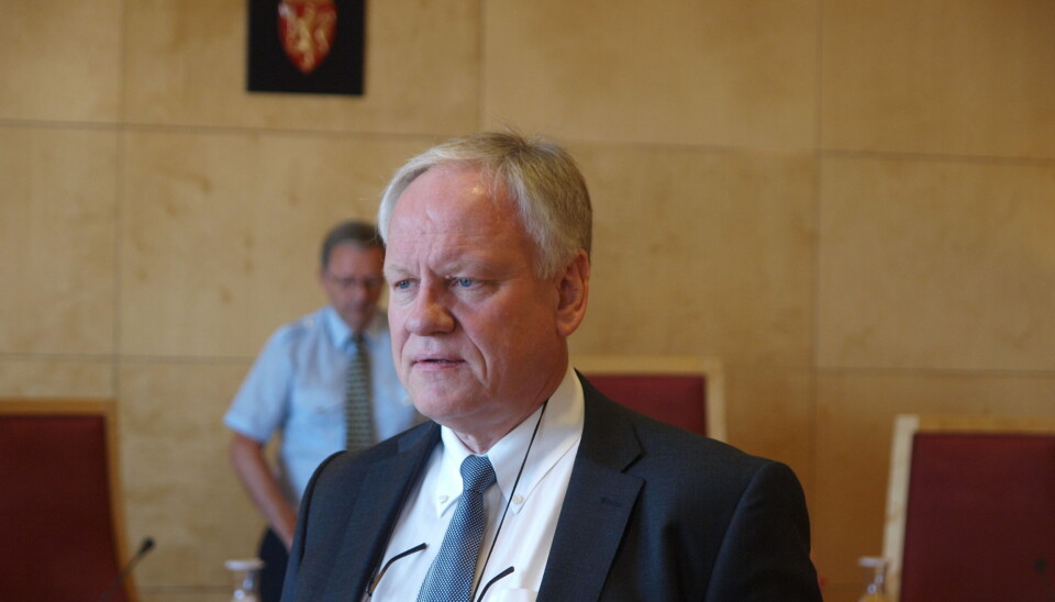 Tidligere politimann Eirik Jensen ble i juni 2020 dømt til 21 års fengsel for grov korrupsjon og medvirkning til narkotikakriminalitet. Advokat Sigurd Klomsæt var hans forsvarer i siste runde i retten. Tidligere politimann Eirik Jensen ble i juni 2020 dømt til 21 års fengsel for grov korrupsjon og medvirkning til narkotikakriminalitet. Advokat Sigurd Klomsæt var hans forsvarer i siste runde i retten.