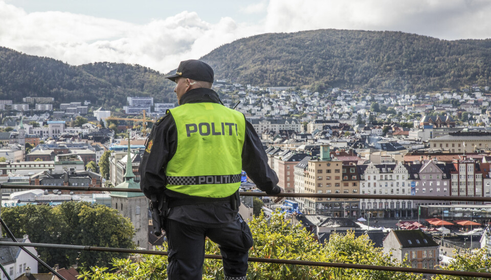 Innleggsforfatterne ved Fana videregående skole i Bergen mener tilbakemeldingene på politiet den siste tiden har hatt en ensidig negativ vinkling. Den siste tiden har det vært debatt om rusreformen, og forebyggerene på Osterøy.