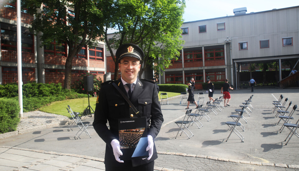 Christopher Hurlen, førsteårsstudent ved Politihøgskolen i Oslo, fikk studiemiljøprisen for å ha laget en digital julekalender.