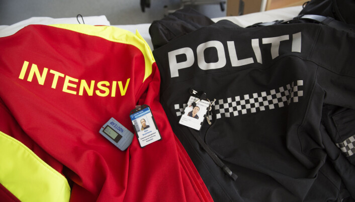 TODELT: To uniformsjakker og to jobber. For Elin Snarheim har det vært hverdagen det siste halvannet året. TODELT: To uniformsjakker og to jobber. For Elin Snarheim har det vært hverdagen det siste halvannet året.