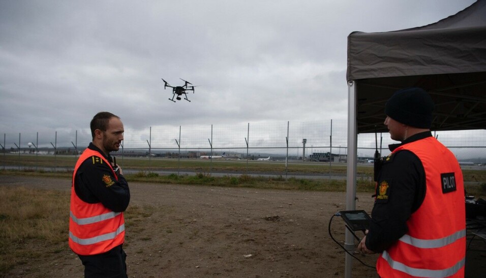 Dette er første gang en slik internasjonal øvelse er holdt på en flyplass mens flytrafikken går.