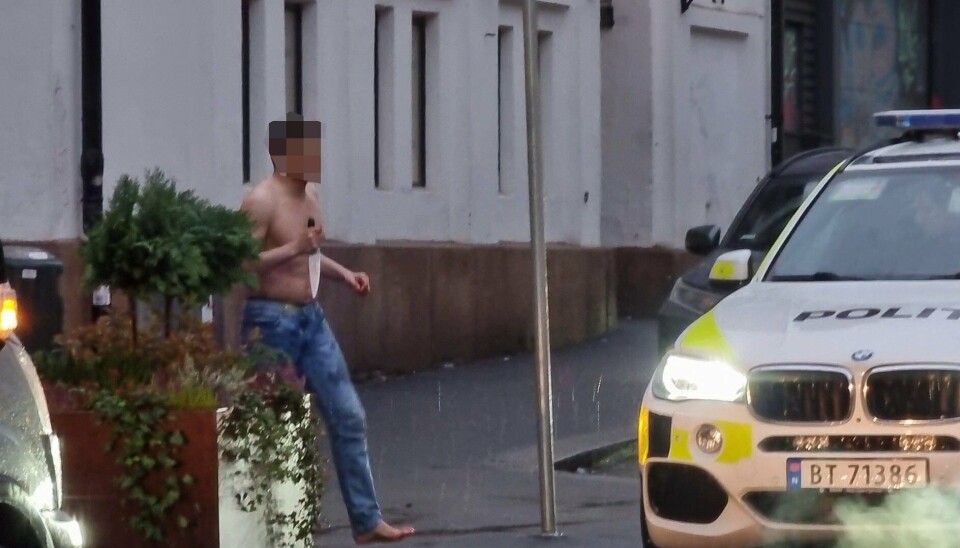 En mann løp rundt på Bislett med en stor kniv.