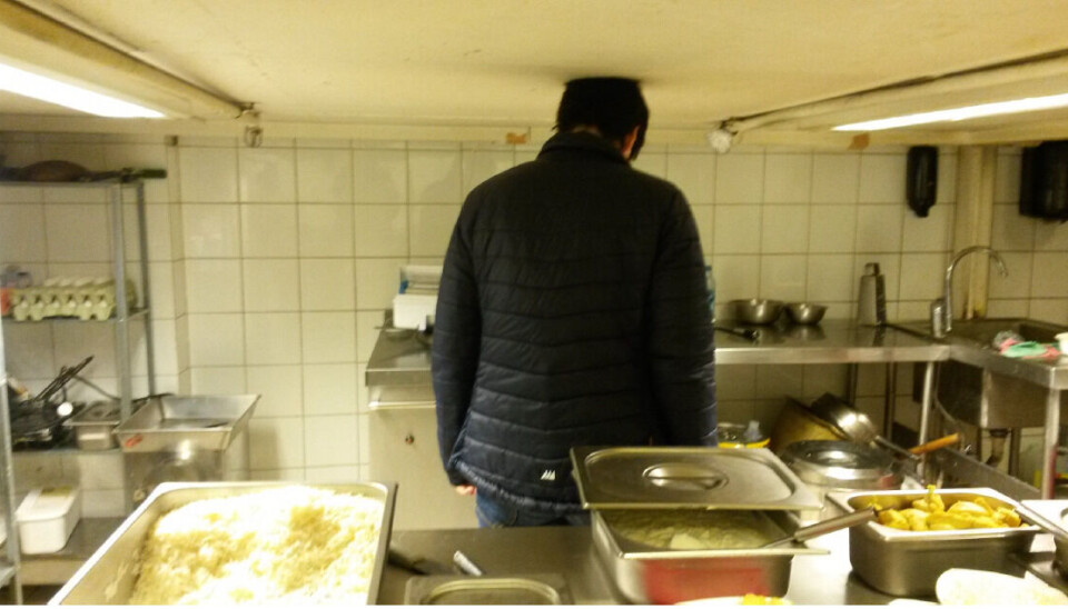 BUFFET: – Arbeidet mot organisert kriminalitet handler ikke bare om narkotikasaker, men også menneskehandel, organisert økonomisk kriminalitet og arbeidslivskriminalitet, sier leder for felles enhet for etterretning og etterforskning, Thor Magne Løge. Mannen på bildet er utsatt for menenskehandel, og ble tatt i forbindelse med en politiaksjon i Sør-Vest politidistrikt.