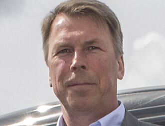KARTLEGGINGEN PÅGÅR: - De tre hendelsene har oppstått ved at noen har håndtert riflen, sier seksjonsleder Dag Willy Minsås for polititeknisk materiell i PFT. KARTLEGGINGEN PÅGÅR: - De tre hendelsene har oppstått ved at noen har håndtert riflen, sier seksjonsleder Dag Willy Minsås for polititeknisk materiell i PFT.