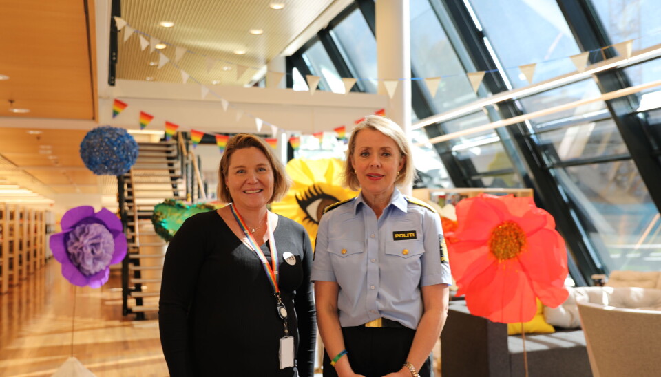 Hanne-Regine Espland.Rosvold og politidirektør Benedicte Bjørnland under Pride-frokost på biblioteket ved Politihøgskolen i Oslo. Hanne-Regine Espland.Rosvold og politidirektør Benedicte Bjørnland under Pride-frokost på biblioteket ved Politihøgskolen i Oslo.