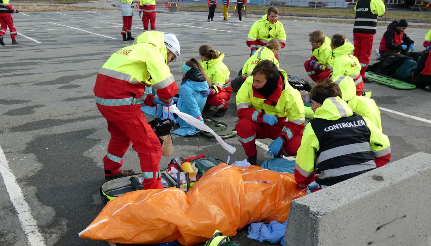 Her øver politiet og ambulansemedarbeidere på fiktiv terror i Bodø.