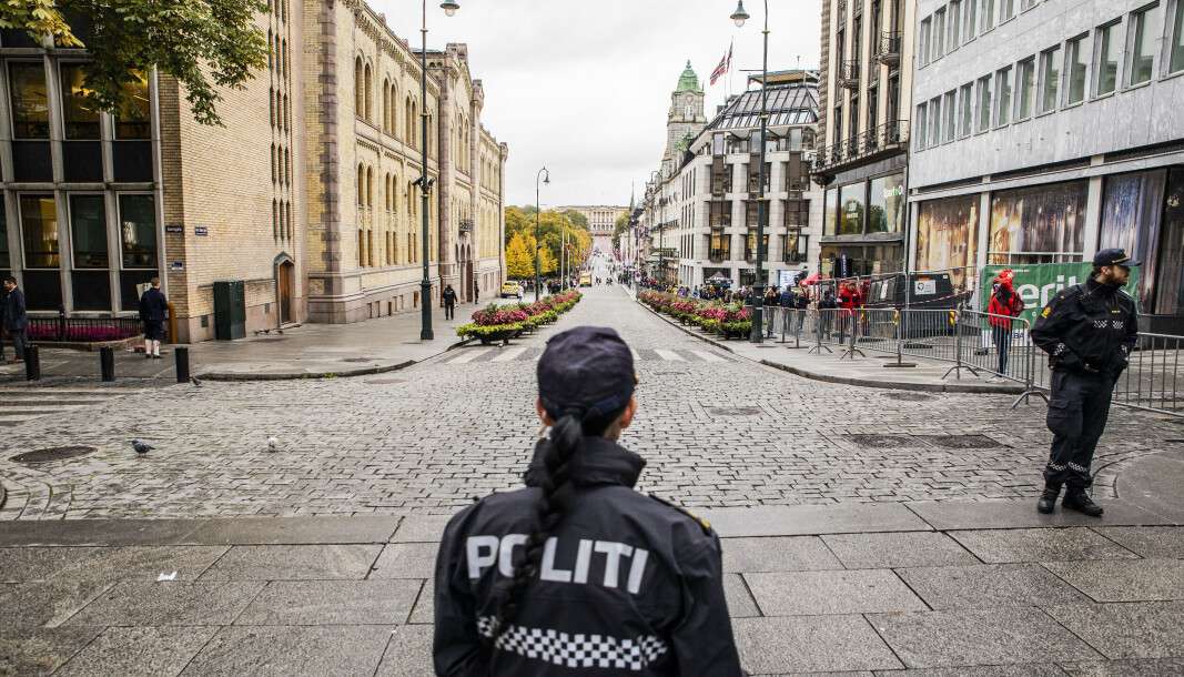 Forskere ved OsloMet har gjort signifikante funn knyttet til folk med minoritetsbakgrunn og sannsynligheten for å slutte i politiyrket. Forskere ved OsloMet har gjort signifikante funn knyttet til folk med minoritetsbakgrunn og sannsynligheten for å slutte i politiyrket.