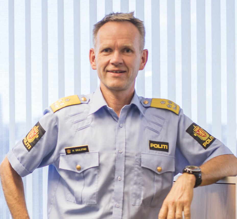 SPARER TID OG PENGER: Assisterende politidirektør Håkon Skulstad mener politiet kan spare penger ved å holde seminarene digitalt.