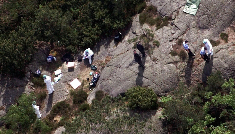 ÅSTEDET: Kriminalteknikere fra Kripos arbeider på
åstedet etter dobbeltdrapene i Baneheia 19. mai 2000. ÅSTEDET: Kriminalteknikere fra Kripos arbeider på
åstedet etter dobbeltdrapene i Baneheia 19. mai 2000.