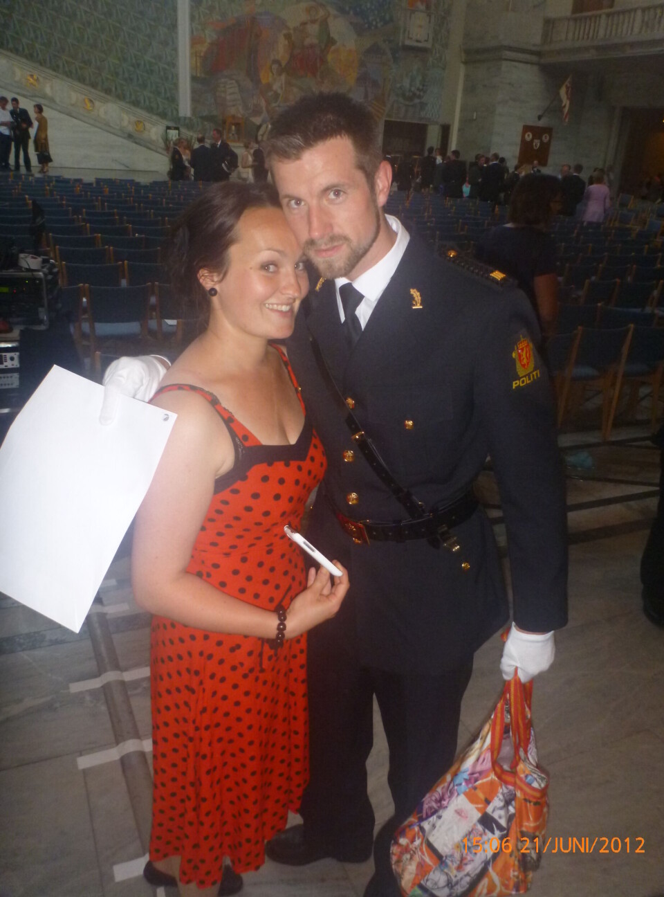DRØMMEDAG: Den 21. juni 2012 blir Marius uteksaminert fra Politihøgskolen i Oslo. Han har oppnådd drømmen om å bli politi, men allerede nå kjenner han på at det operative sporet frister mer enn den forebyggende karrieren han så for seg da han begynte å studere. DRØMMEDAG: Den 21. juni 2012 blir Marius uteksaminert fra Politihøgskolen i Oslo. Han har oppnådd drømmen om å bli politi, men allerede nå kjenner han på at det operative sporet frister mer enn den forebyggende karrieren han så for seg da han begynte å studere.