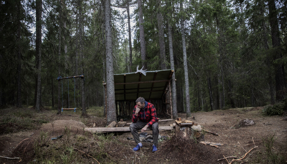 TANKESPINN: Våren 2019 er det kaos i hodet til Marius. Inni ham herjer selvforakten og katastrofetankene, mens angsten holder ham i et jerngrep. – Det er helt mørkt, sier Marius. TANKESPINN: Våren 2019 er det kaos i hodet til Marius. Inni ham herjer selvforakten og katastrofetankene, mens angsten holder ham i et jerngrep. – Det er helt mørkt, sier Marius.