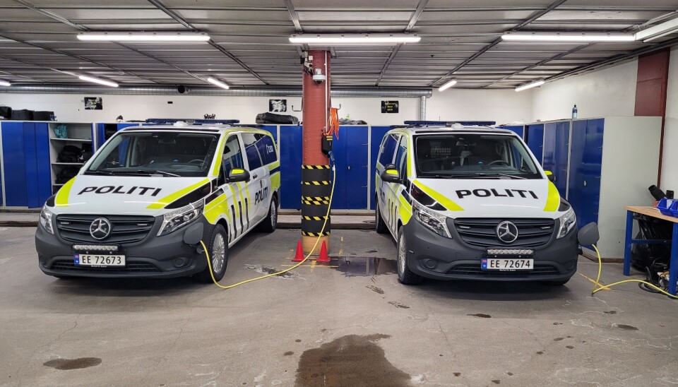 Politiet på Manglerud i Oslo skal bruke disse eVitoene som patruljebiler i en testperiode. Politiet på Manglerud i Oslo skal bruke disse eVitoene som patruljebiler i en testperiode.