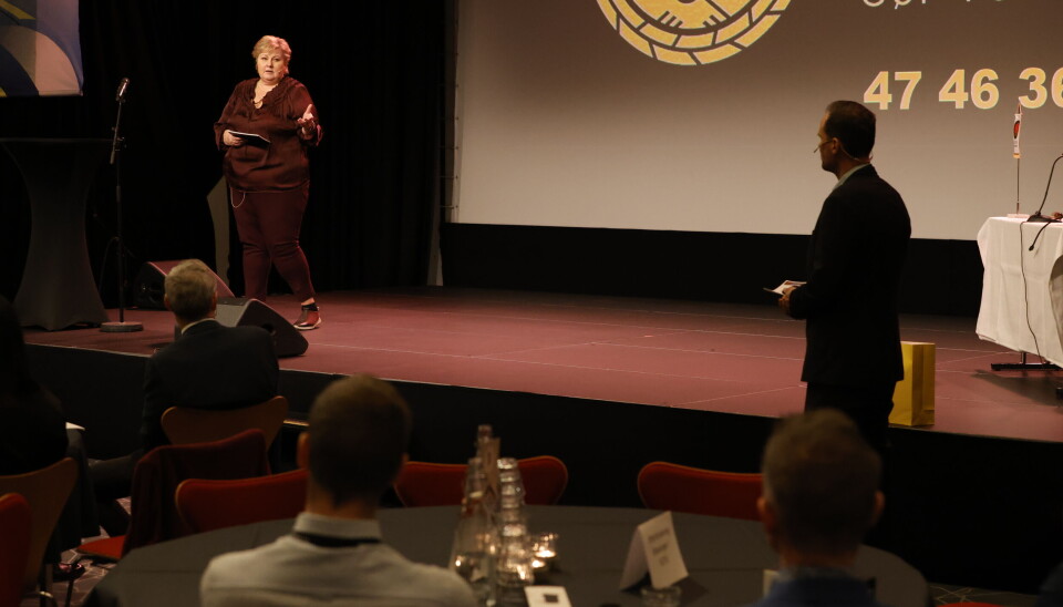 SPØRSMÅL FRA SALEN: Høyreleder og tidligere statsminister Erna Solberg bekreftet, på direkte spørsmål, at Høyre fortsatt ønsker et varslingsombud. SPØRSMÅL FRA SALEN: Høyreleder og tidligere statsminister Erna Solberg bekreftet, på direkte spørsmål, at Høyre fortsatt ønsker et varslingsombud.