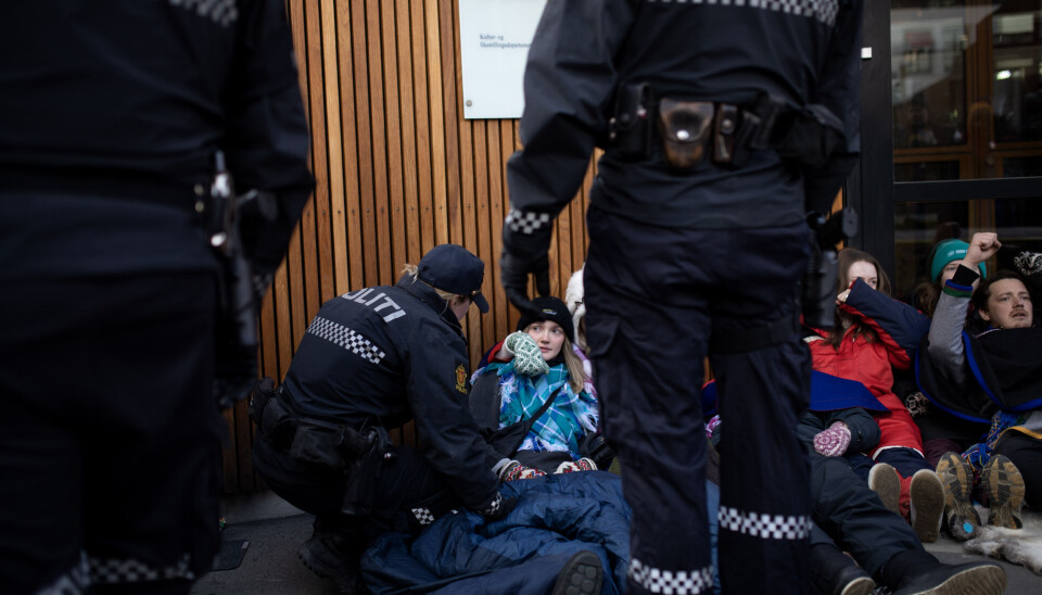 SPERRET DEPARTEMENTER: Politiet fikk ordre om å fjerne demonstranter som sperret innganger til flere departementer denne uken.