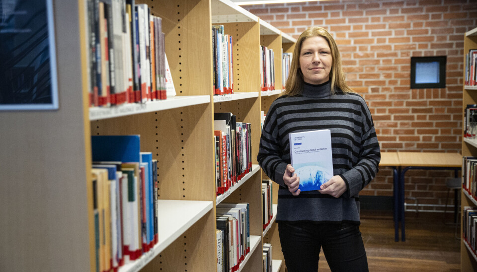 I sin doktorgradsavhandling «Constructing digital evidence. A study on how cognitive and human factors affect digital evidence», har Nina Sunde undersøkt betydningen av politietterforskernes fortolkning og presentasjon av digital informasjon i straffesaker. I sin doktorgradsavhandling «Constructing digital evidence. A study on how cognitive and human factors affect digital evidence», har Nina Sunde undersøkt betydningen av politietterforskernes fortolkning og presentasjon av digital informasjon i straffesaker.