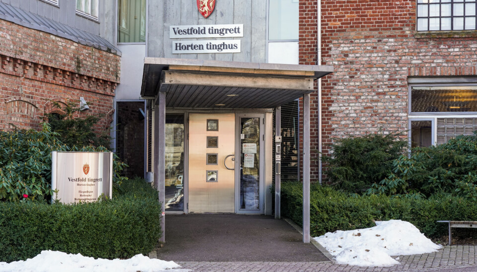 TILTALT FOR DRAP: Politiinformanten ble skutt på Kilen i Tønsberg for snart to år siden. Nå står fire menn tiltalt for drapet. Rettssaken starter i Vestfold tingrett i Horten tinghus (bildet) tirsdag. TILTALT FOR DRAP: Politiinformanten ble skutt på Kilen i Tønsberg for snart to år siden. Nå står fire menn tiltalt for drapet. Rettssaken starter i Vestfold tingrett i Horten tinghus (bildet) tirsdag.