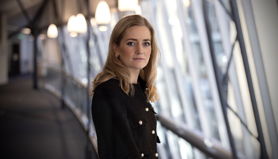 MÅ GI SVAR: Justis- og beredskapsminister Emilie Enger Mehl må nå svare både Høyre og Frp etter mange dagers taushet om politidirektørens dronehåndtering. Partiene vil vite om hun stiller seg bak politidirektøren eller om statsråden er kritisk. MÅ GI SVAR: Justis- og beredskapsminister Emilie Enger Mehl må nå svare både Høyre og Frp etter mange dagers taushet om politidirektørens dronehåndtering. Partiene vil vite om hun stiller seg bak politidirektøren eller om statsråden er kritisk.