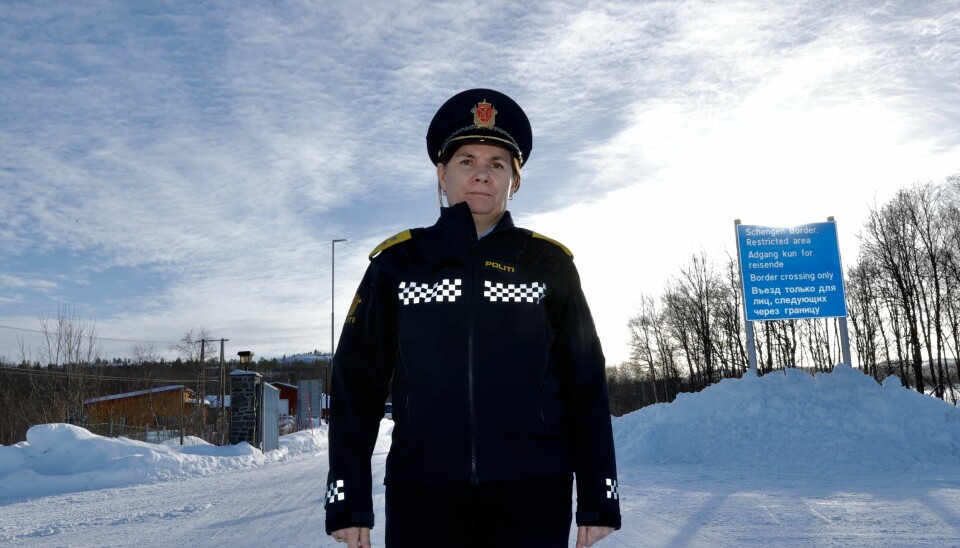 ØNSKER HELIKOPTER: Politimester Ellen Kathrine Hætta i Finnmark på den norsk-russiske grensestasjonen i Storskog.