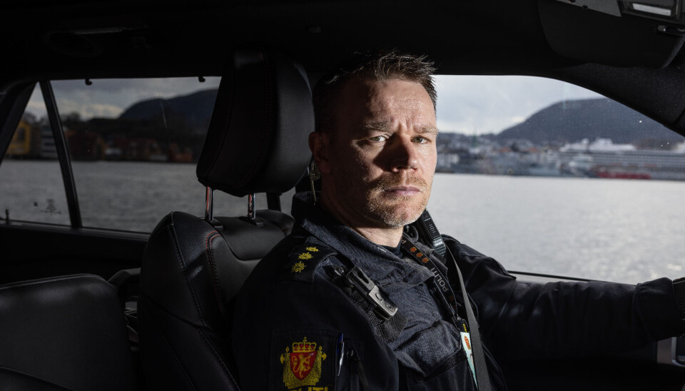LITE FOLK OG UTSTYR: - Man sitter i stedet på gjerde, alt for lenge, før det kalles inn ekstra mannskaper for å spare penger, sier Stian Torstensrud, som er plasstillitsvalgt for Bergen sentrum politistasjon.
