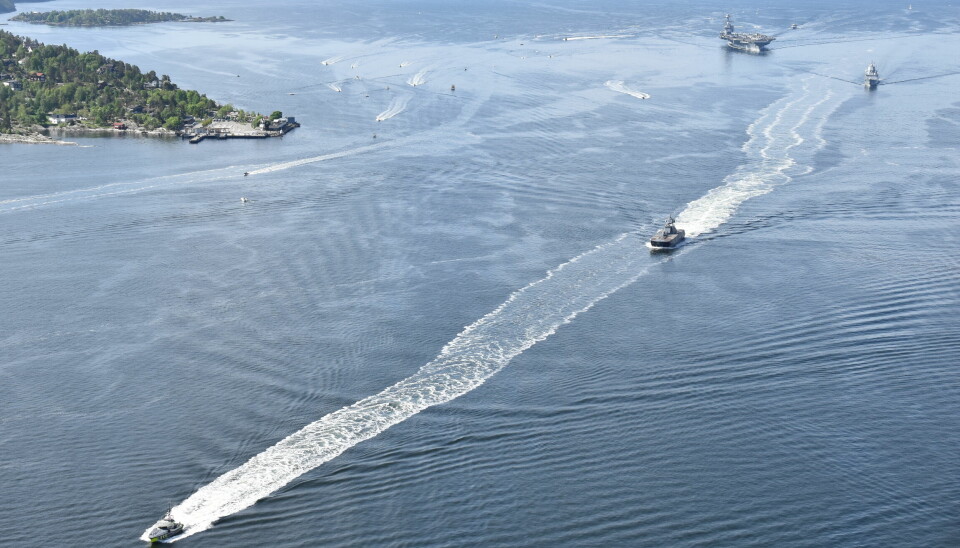 Her eskorterer Oslo-politiet krigsskipet USS «Gerald R. Ford» inn til Oslo. Bildet er tatt fra politihelikopteret som også bistod.