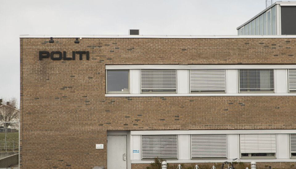 POLITIHUSET I SKIEN: Politiet kunne i en periode lytte til samtaler mellom personer som satt i arresten og advokatene deres. POLITIHUSET I SKIEN: Politiet kunne i en periode lytte til samtaler mellom personer som satt i arresten og advokatene deres.