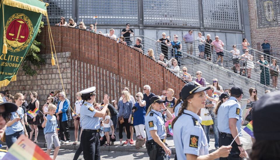 PROBLEMATISK: Politiet kan bryte med sin nøytralitet gjennom å delta i Pride-parade med uniform, mener flere ledere i politidistriktene.