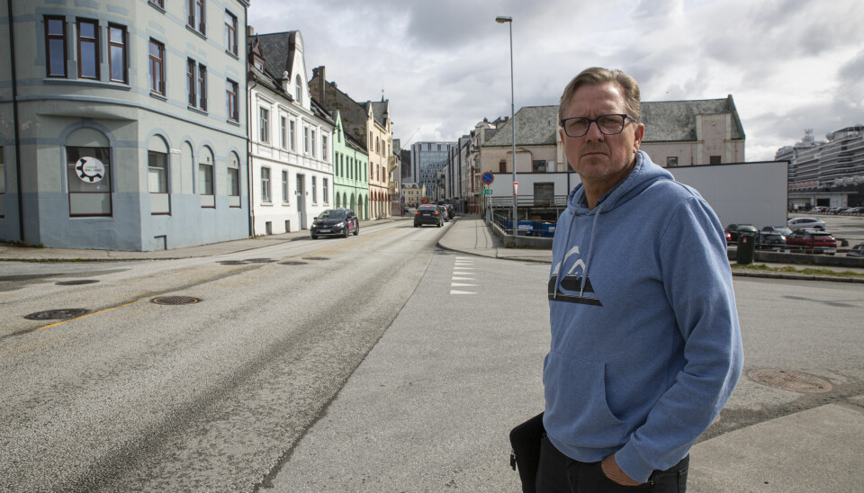 Operasjonsleder Borge Amdam i Møre og Romsdal politidistrikt ved stedet der politiet havnet i basketak med en mann i januar i år. Mannen ble kort tid etterpå erklært død på sykehuset.