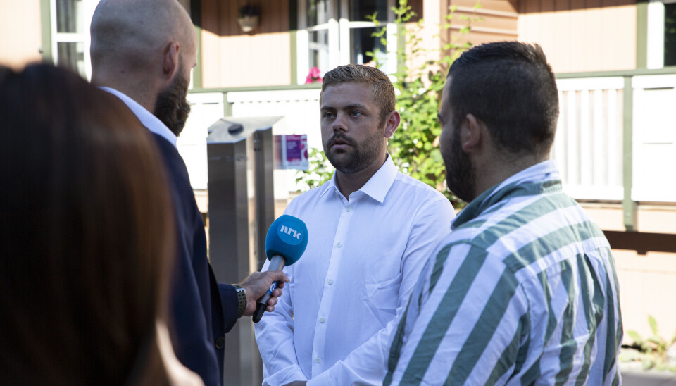 De to fornærmede i Kongsberg-saken, vil anke, melderadvokat Morten Kjensli. Her er de i intervju med NRK før rettssaken startet.